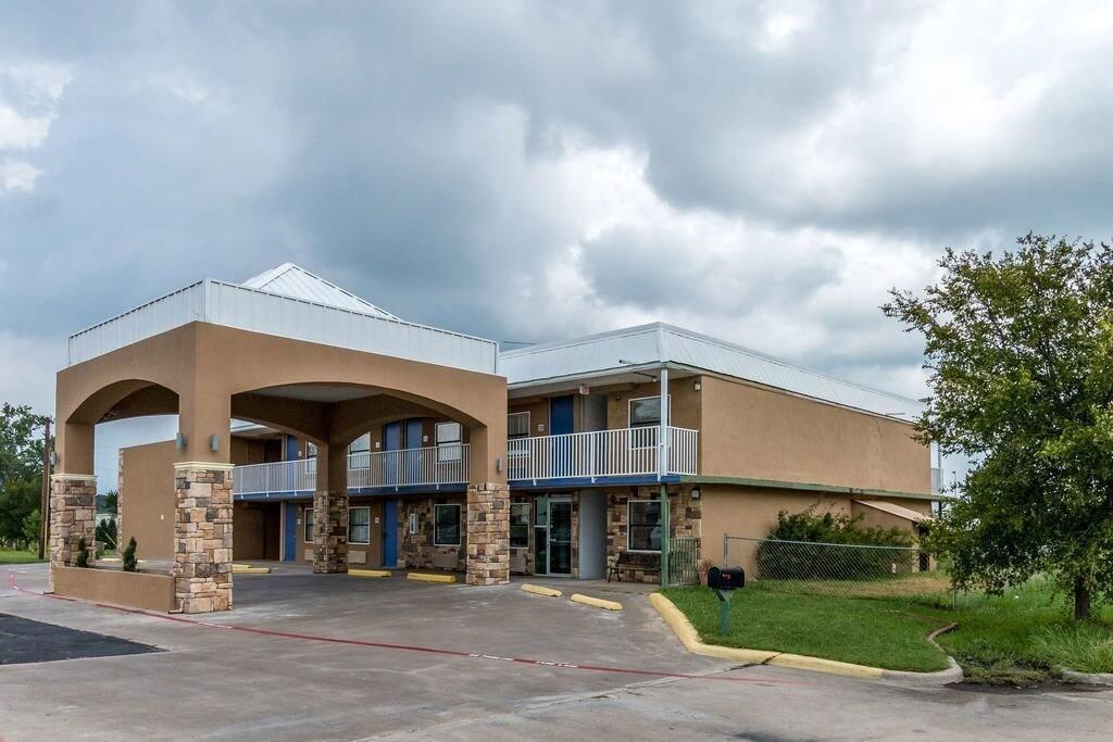 Econo Lodge Mineral Wells Esterno foto