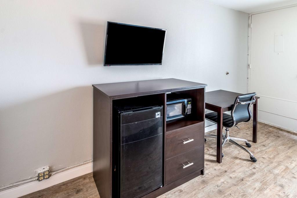 Econo Lodge Mineral Wells Esterno foto